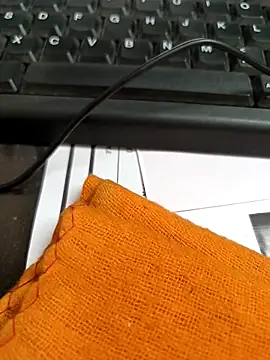 himvilohi08 online show from October 31, 2025, 11:11 am