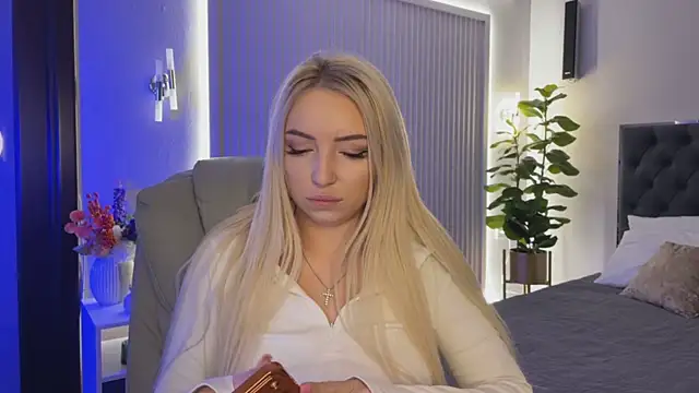 OhMyEmma online show from November 9, 2025, 1:15 am