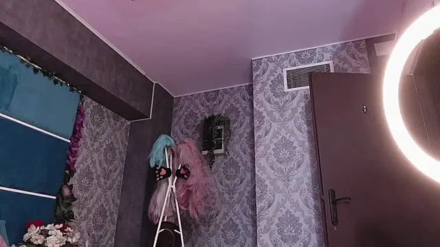 SunnyGlow online show from September 26, 2025, 4:38 am