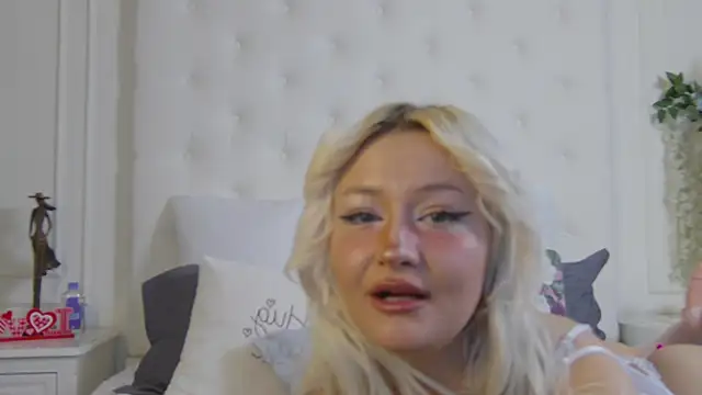 SunnyGlow online show from January 18, 2026, 8:18 am