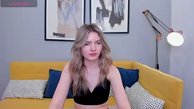 EvelineAmore online show from March 22, 2025, 12:04 pm