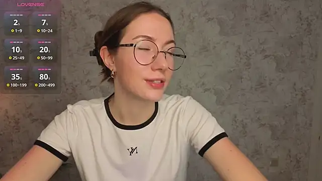 Kira mindnes online show from October 17, 2025, 6:38 am