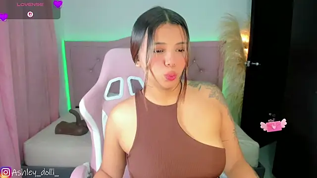 Snapshot of Ashley_dolll chatting on April 21, 2026, 9:06 pm Ashley dolll online show from April 21, 2026, 9:06 pm