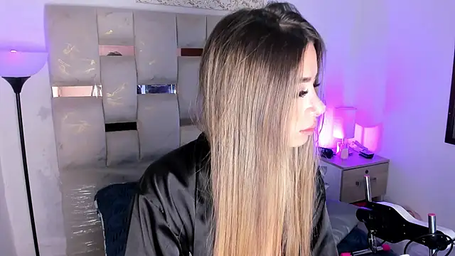 Lola Blondie online show from January 18, 2026, 11:36 am