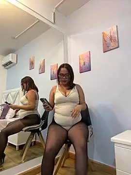 Snapshot of SophiaQueens chatting on June 1, 2026, 8:21 pm SophiaQueens online show from June 1, 2026, 8:21 pm