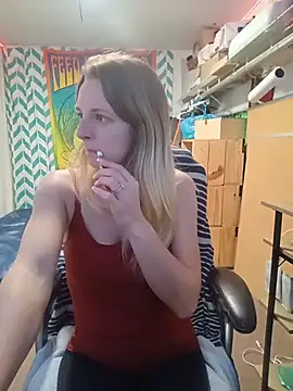 Snapshot of AlicePayne chatting on December 17, 2025, 2:06 am AlicePayne online show from December 17, 2025, 2:06 am