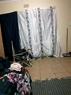 bakedsnackmmh online show from April 7, 2026, 7:25 pm