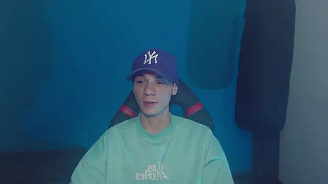 Snapshot of Burperking420_ chatting on March 16, 2025, 12:12 am Burperking420 online show from March 16, 2025, 12:12 am