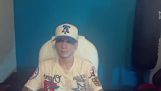 Snapshot of Burperking420_ chatting on October 19, 2025, 7:36 pm Burperking420 online show from October 19, 2025, 7:36 pm