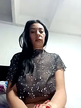 Snapshot of DaphneRosses chatting on February 23, 2026, 1:19 pm DaphneRosses online show from February 23, 2026, 1:19 pm