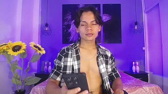 Snapshot of Draco_collins chatting on September 24, 2025, 8:34 pm Draco collins online show from September 24, 2025, 8:34 pm