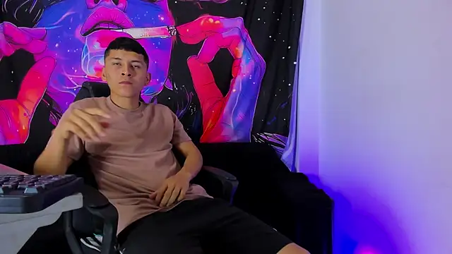 Snapshot of MAXXY_CUTE chatting on March 14, 2025, 5:24 pm MAXXY CUTE online show from March 14, 2025, 5:24 pm