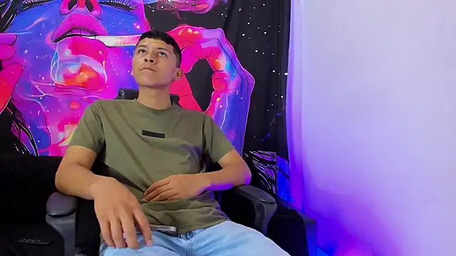 Snapshot of MAXXY_CUTE chatting on March 17, 2025, 10:49 pm MAXXY CUTE online show from March 17, 2025, 10:49 pm