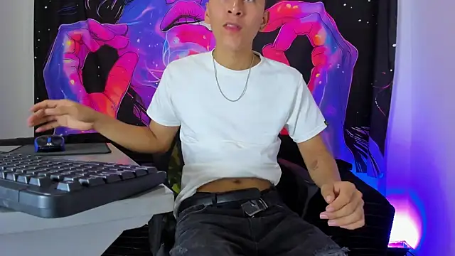 Snapshot of MAXXY_CUTE chatting on March 21, 2025, 5:12 pm MAXXY CUTE online show from March 21, 2025, 5:12 pm