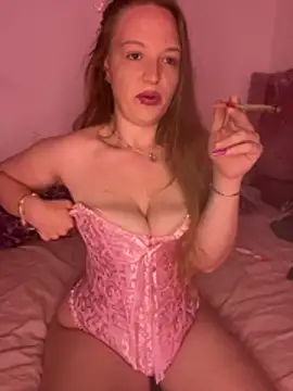 feedeegeorgie online show from May 4, 2026, 10:17 pm