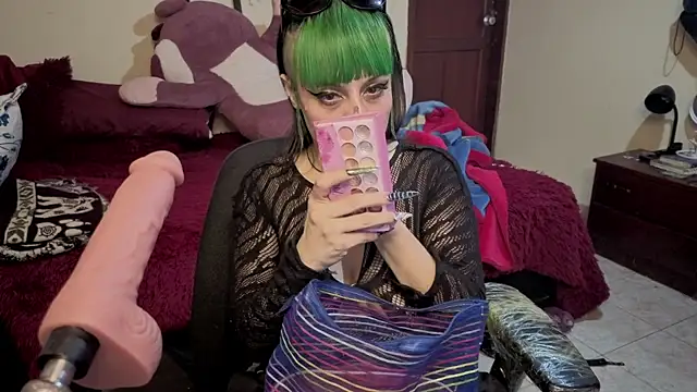 freyaa sorcerees online show from January 14, 2026, 3:23 am