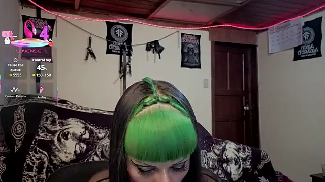 freyaa sorcerees online show from February 12, 2026, 5:57 am