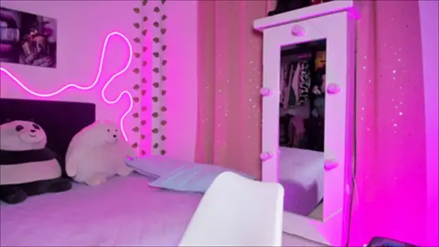 Vickysth online show from October 20, 2025, 10:32 pm