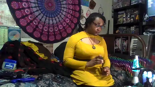 GardeniaFields online show from November 24, 2025, 12:32 am