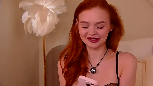 Snapshot of MiraBliss chatting on November 4, 2025, 5:45 pm MiraBliss online show from November 4, 2025, 5:45 pm