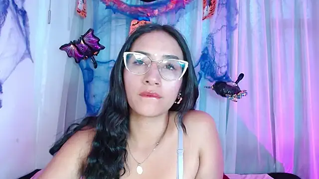 violettsuncs online show from October 17, 2025, 9:39 pm