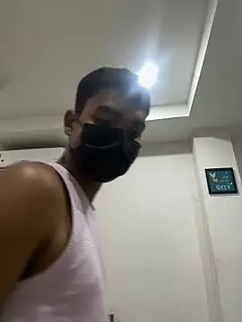 Hotswetie online show from March 22, 2025, 2:47 pm