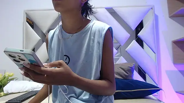 willow smitt online show from January 18, 2026, 11:58 am