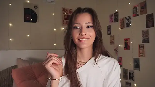 EditaBails online show from September 30, 2025, 6:57 pm