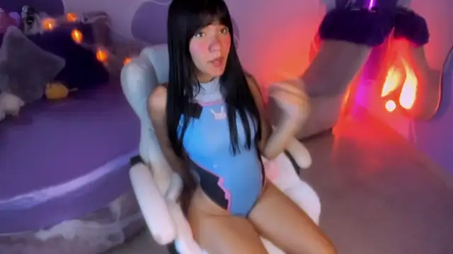 auroracute02 online show from October 17, 2025, 1:03 pm