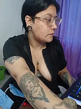 Snapshot of DaniPoison chatting on June 22, 2026, 5:54 pm DaniPoison online show from June 22, 2026, 5:54 pm