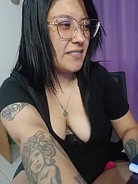 Snapshot of DaniPoison chatting on June 25, 2026, 9:41 pm DaniPoison online show from June 25, 2026, 9:41 pm