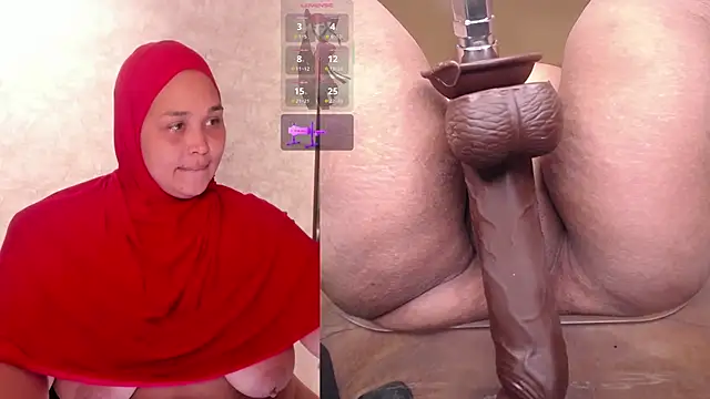 Snapshot of BBWHijab chatting on May 7, 2026, 11:43 pm BBWHijab online show from May 7, 2026, 11:43 pm
