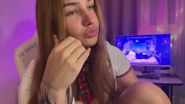 Snapshot of Anna_Six chatting on December 3, 2025, 1:57 am Anna Six online show from December 3, 2025, 1:57 am