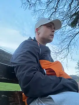 Buroo97 online show from April 9, 2026, 5:51 pm