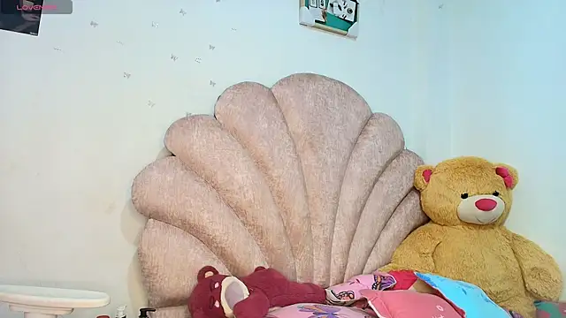 charlotte walker1 online show from March 20, 2026, 9:52 pm