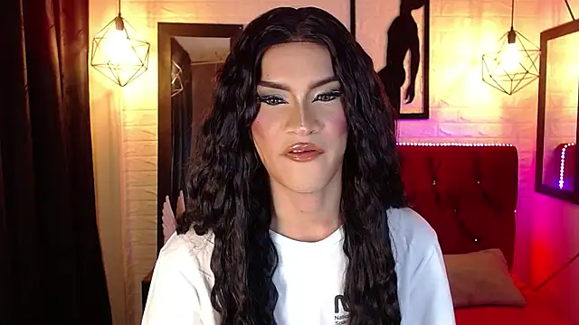 agatha rodriguez online show from November 30, 2025, 1:37 pm