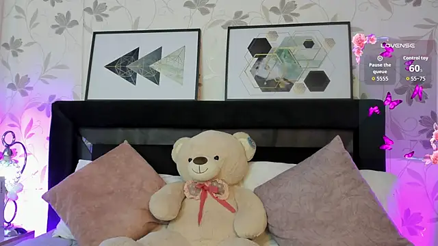 Snapshot of Lilith_Thompson chatting on September 23, 2025, 1:47 pm Lilith Thompson online show from September 23, 2025, 1:47 pm