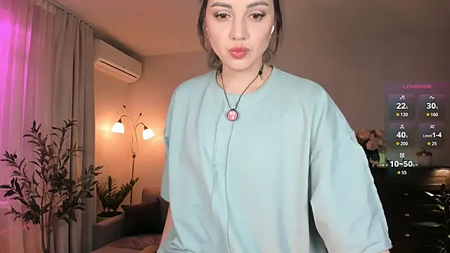 Snapshot of Viki_Bellson chatting on May 22, 2026, 7:30 pm Viki Bellson online show from May 22, 2026, 7:30 pm