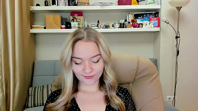 Kara Smith  online show from December 1, 2024, 9:26 pm