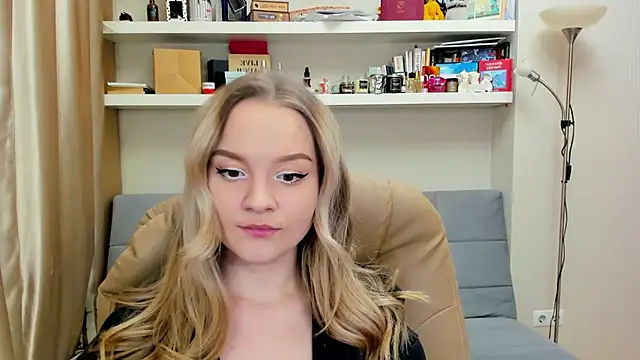 Kara Smith  online show from January 10, 2025, 12:27 am