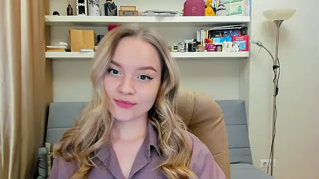 Kara Smith  online show from January 30, 2025, 11:02 pm