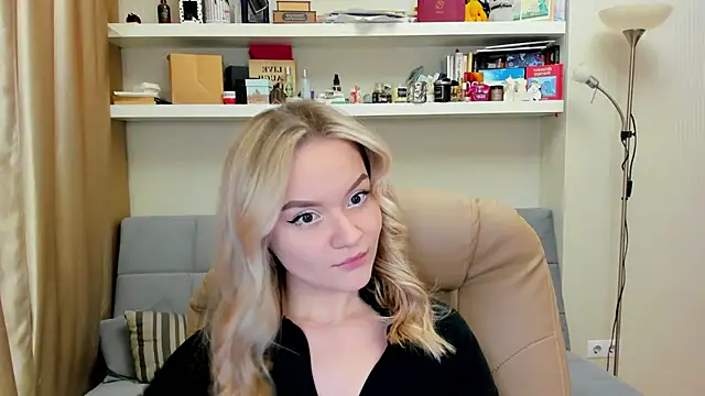 Kara Smith  online show from February 23, 2025, 9:26 pm