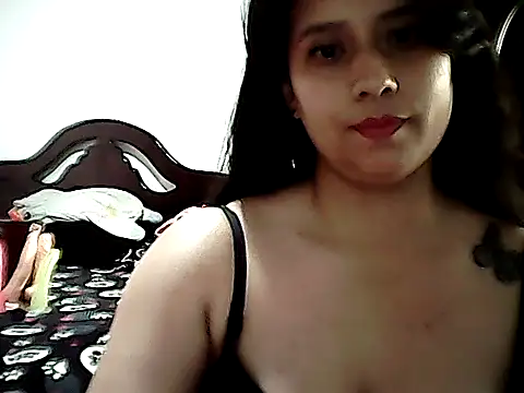 charlotte2351 online show from April 22, 2026, 3:24 pm