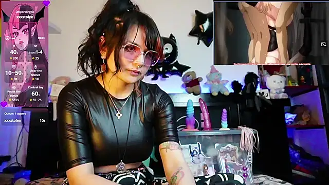 Snapshot of Devil_And_Princess chatting on June 25, 2026, 1:27 am Devil And Princess online show from June 25, 2026, 1:27 am