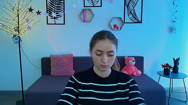 LilyHaart online show from March 16, 2025, 9:49 am