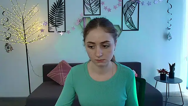 LilyHaart online show from March 19, 2025, 11:06 am