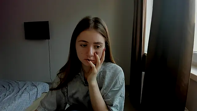 LilyHaart online show from November 12, 2025, 5:19 am