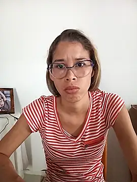 Sexi girl29 online show from April 14, 2026, 1:06 pm