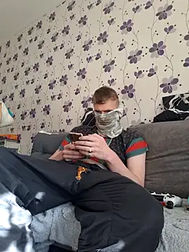 ThePython666 online show from October 20, 2025, 11:54 am