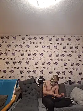 ThePython666 online show from October 21, 2025, 9:26 pm